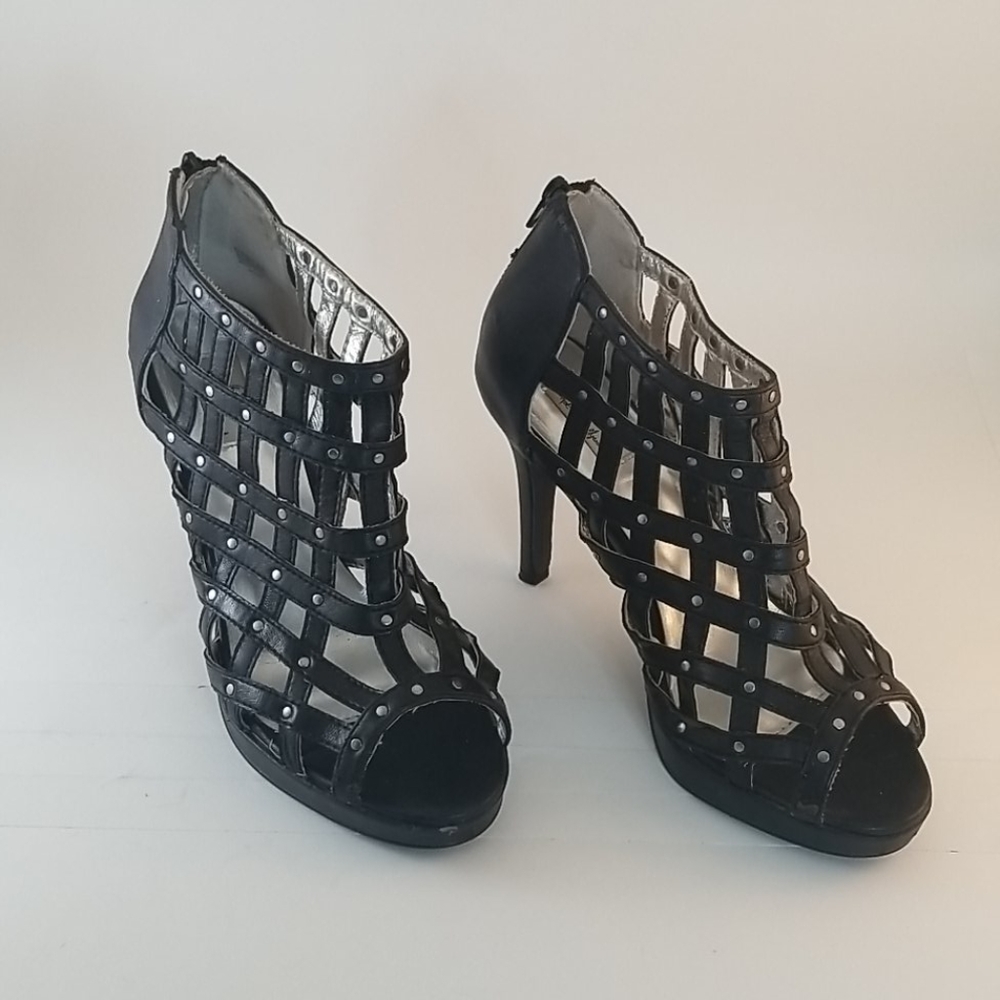 Hot in Hollywood Black Heels